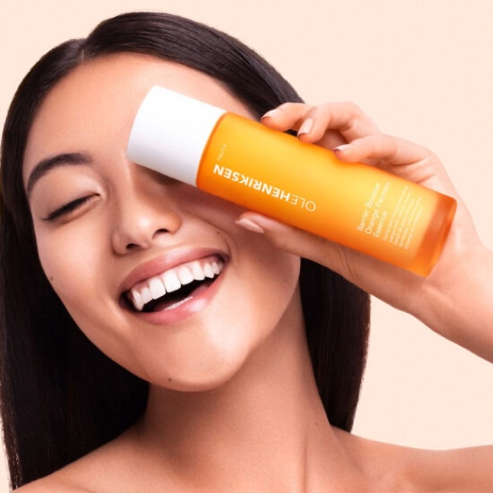 Ole Henriksen Barrier Booster Orange Ferment Vitamin C Essence - Picture 4 of 5